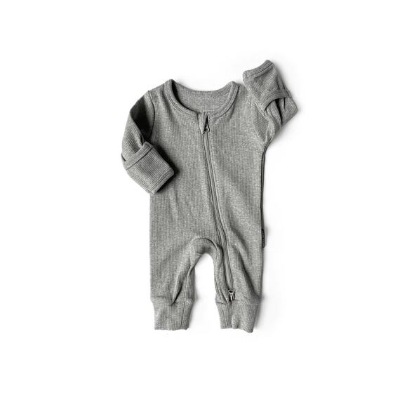 Little Bipsy Charcoal Gray Ribbed 2-Way Zip Romper Size 3-6 Months - Picture 1 of 5